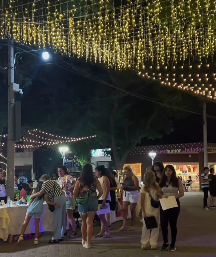 Funes transforma la calle Santa Fe en un gran paseo peatonal para disfrutar en familia este verano